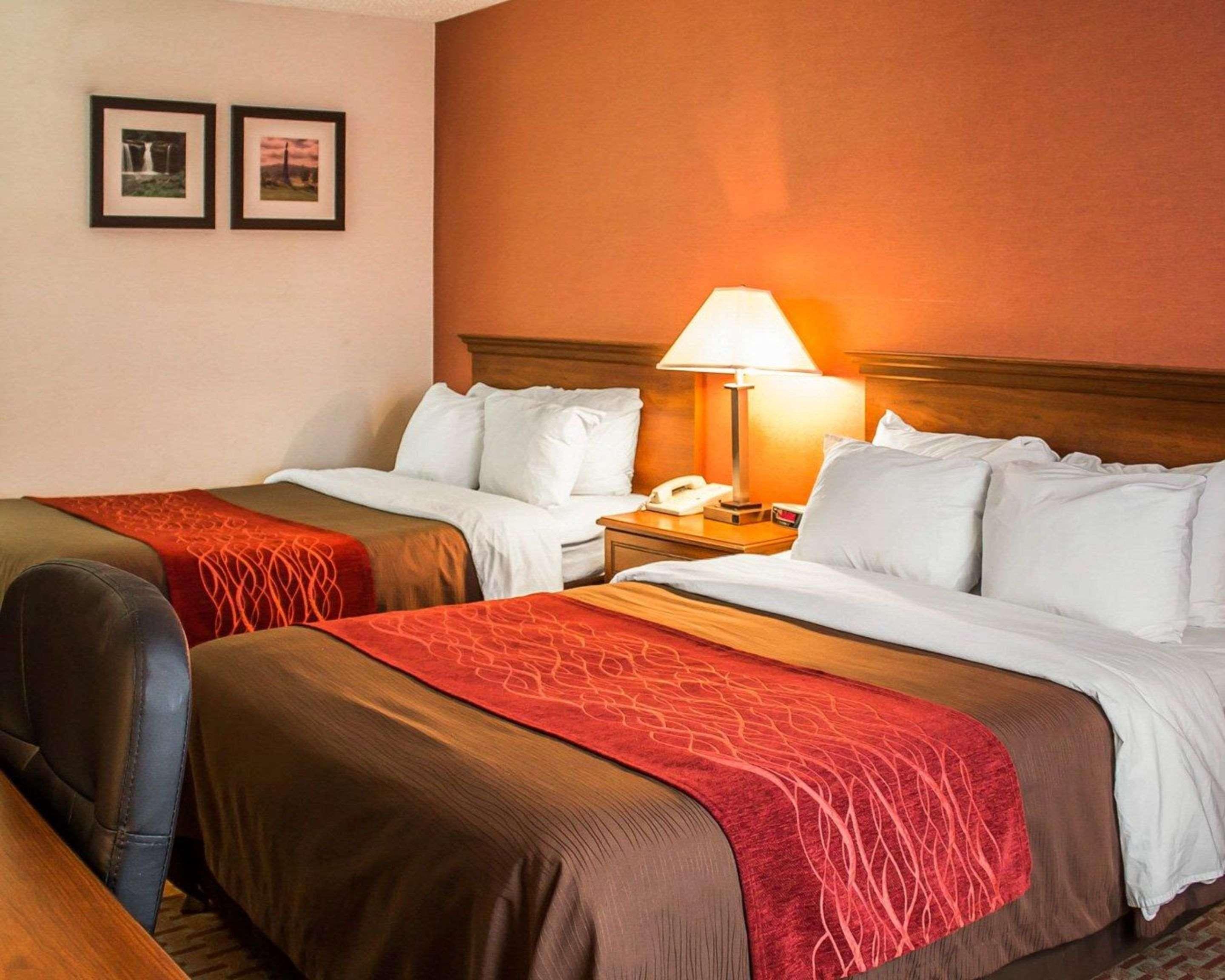 Quality Inn East Liverpool Екстер'єр фото