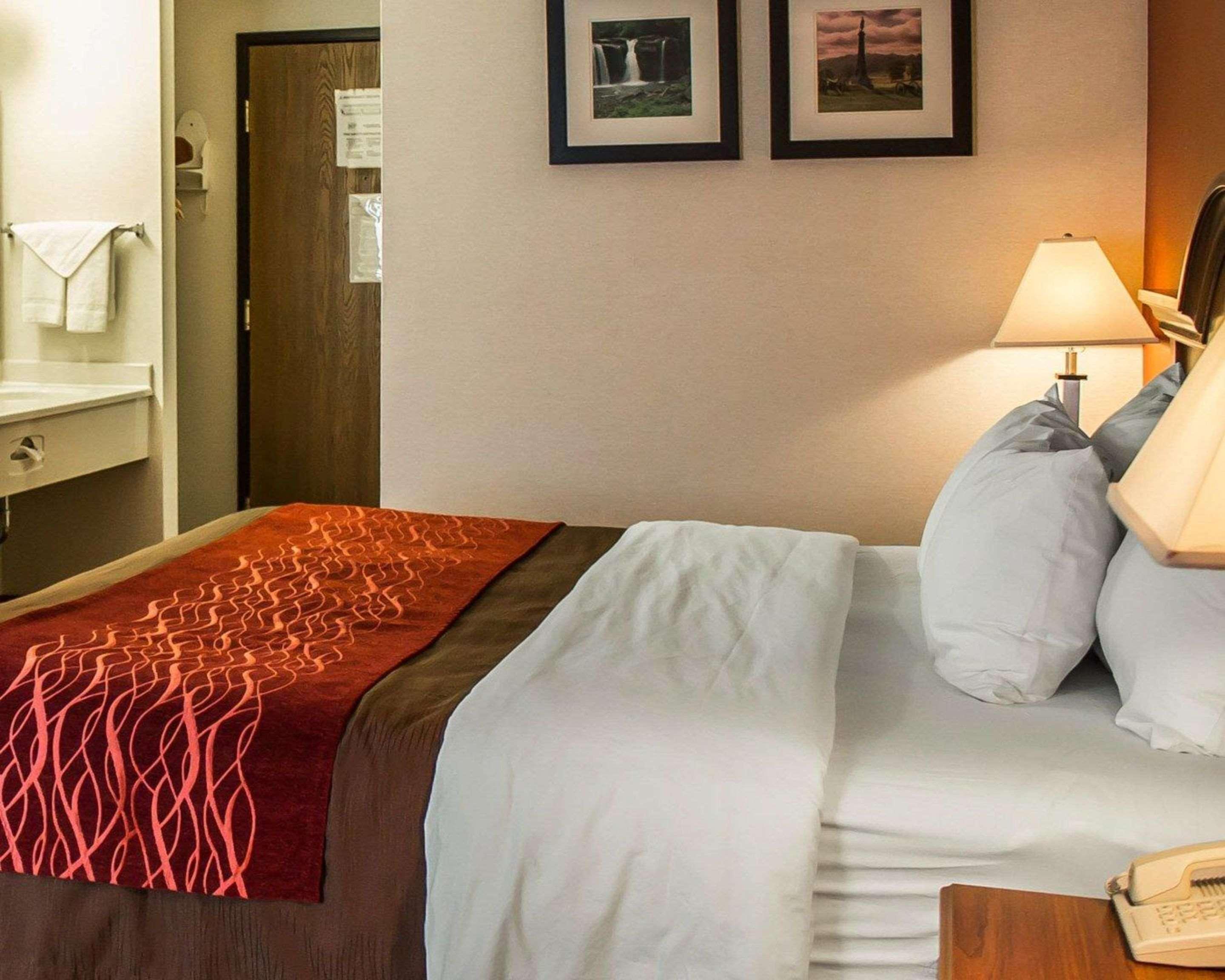 Quality Inn East Liverpool Екстер'єр фото