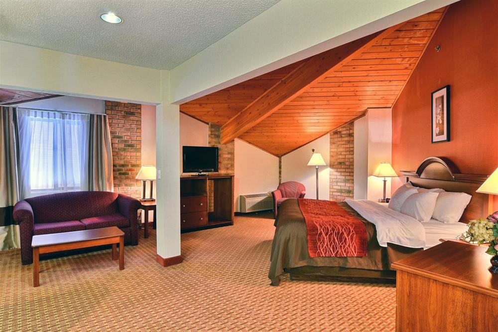 Quality Inn East Liverpool Екстер'єр фото