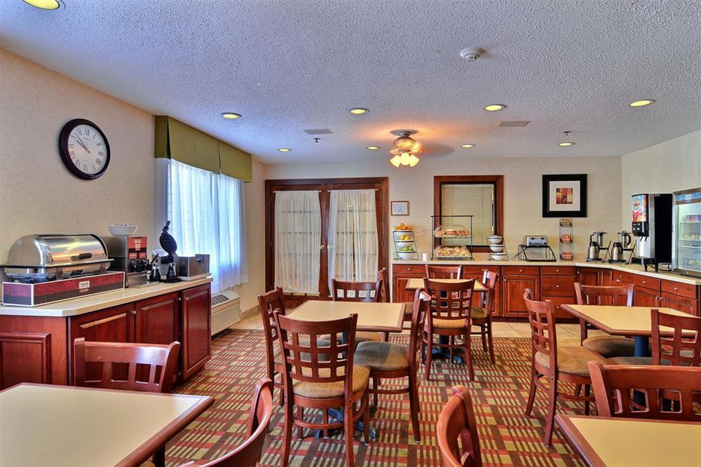 Quality Inn East Liverpool Екстер'єр фото