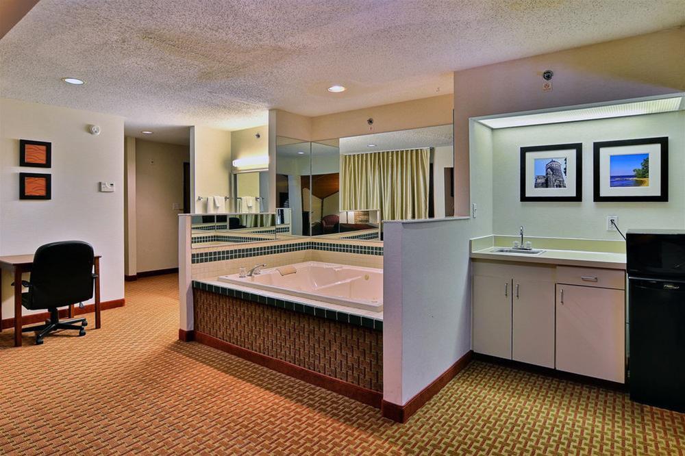Quality Inn East Liverpool Екстер'єр фото