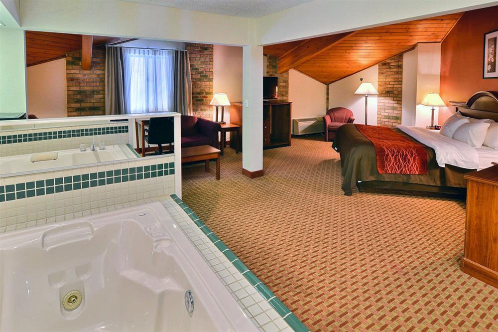 Quality Inn East Liverpool Екстер'єр фото