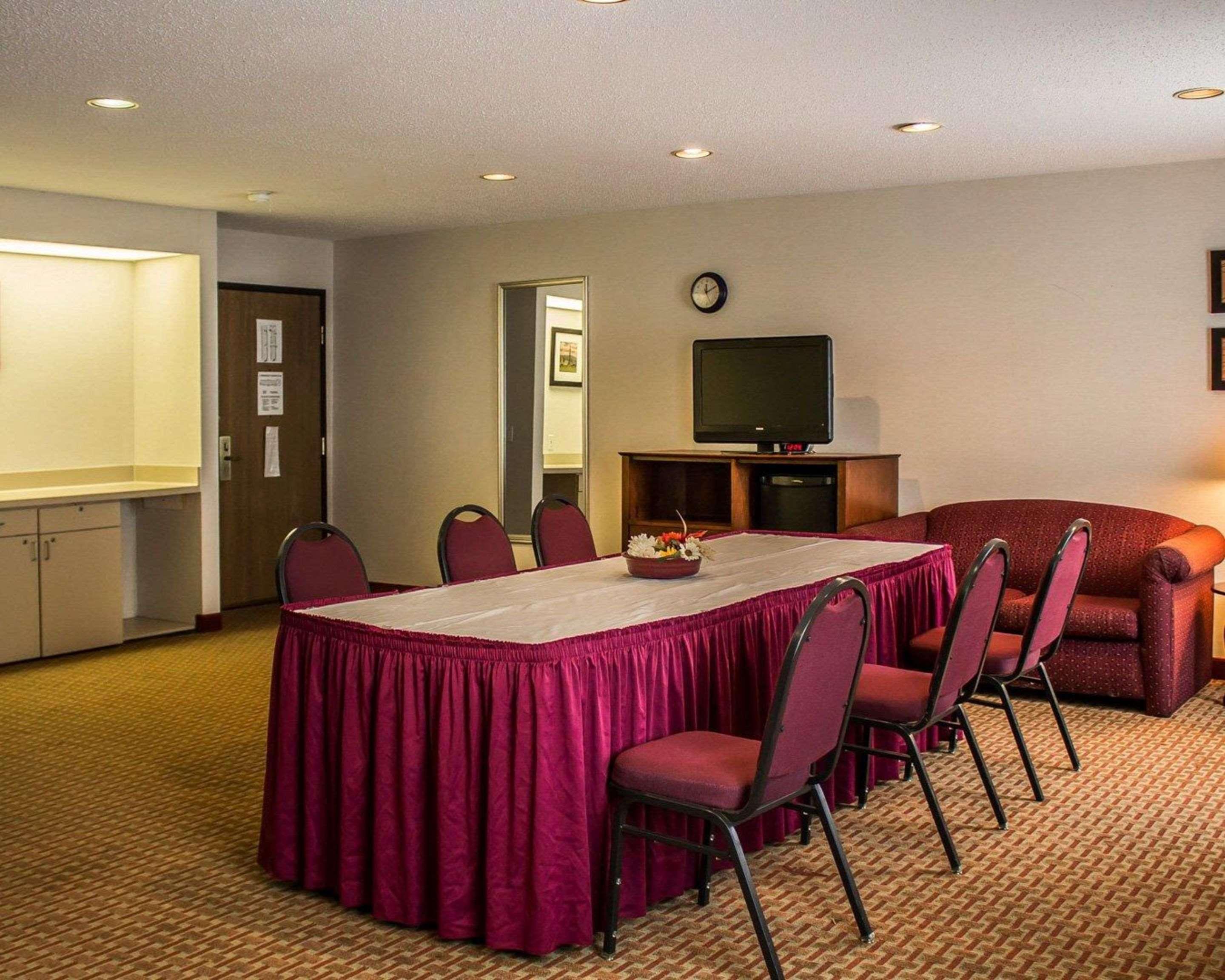 Quality Inn East Liverpool Екстер'єр фото