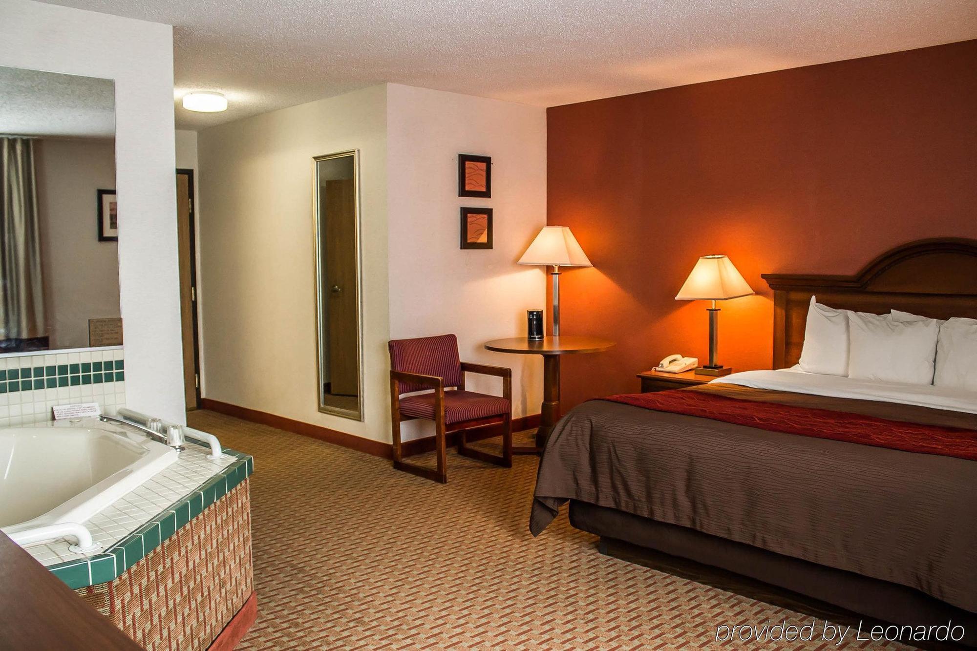 Quality Inn East Liverpool Екстер'єр фото